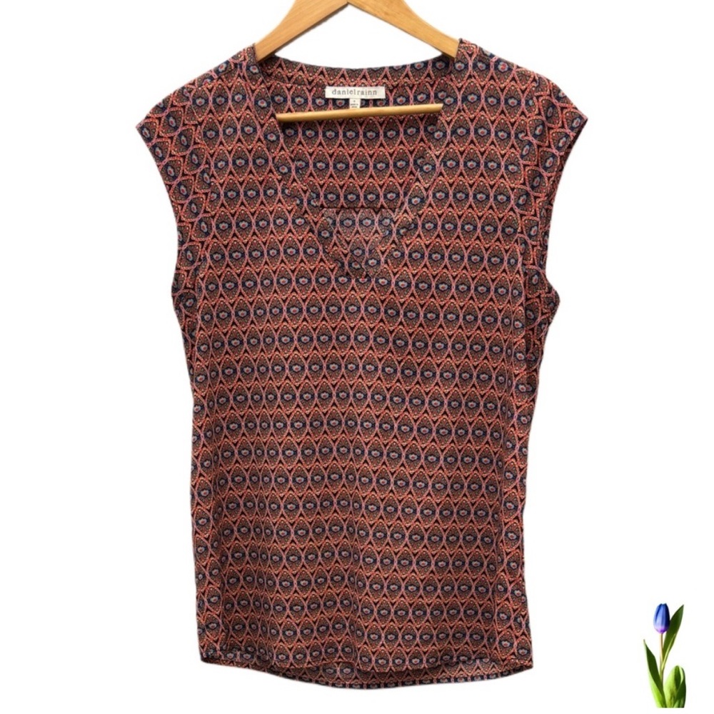 Daniel Rainn Blue and Red Fitted Sleeveless Blouse